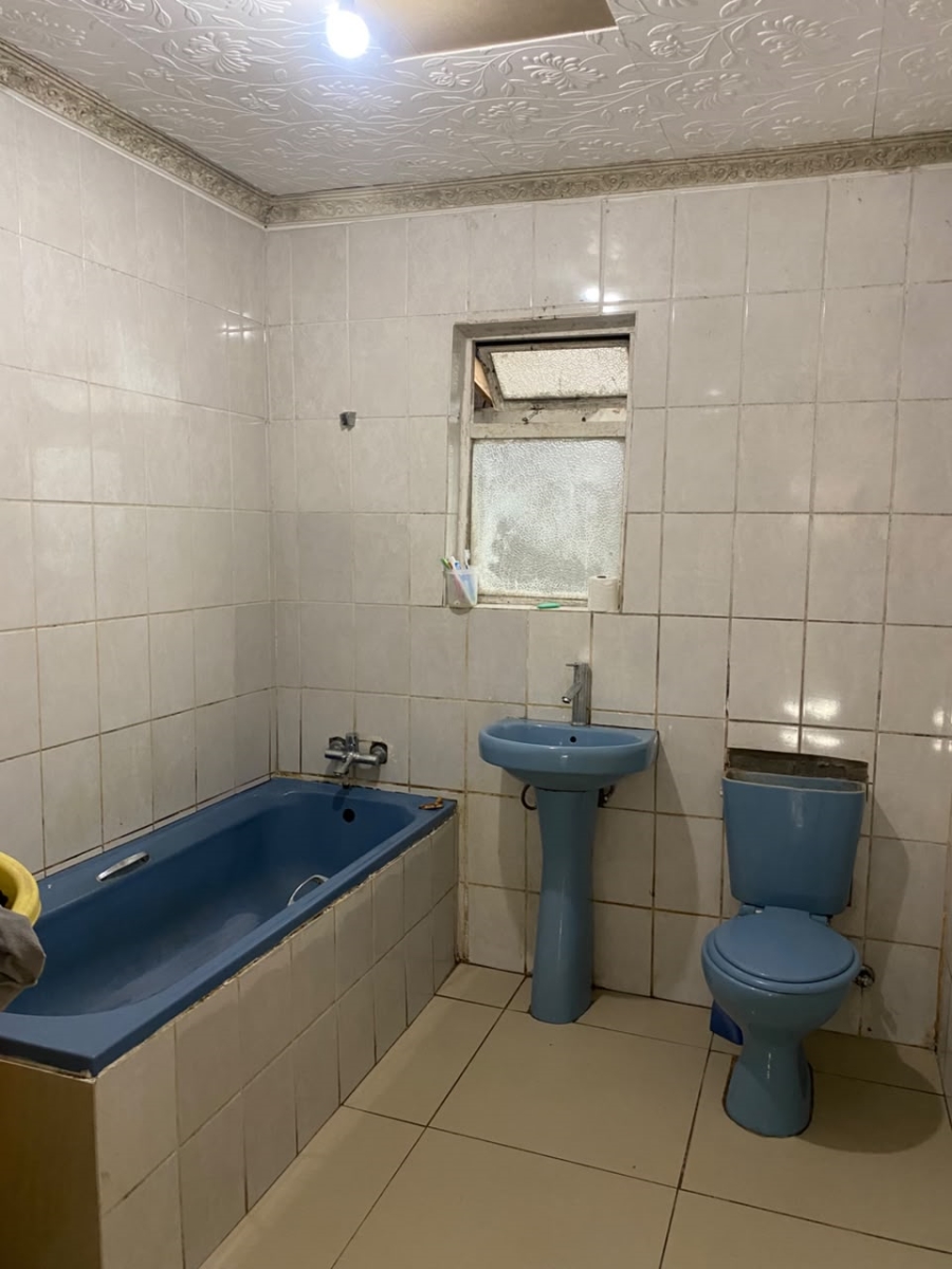 3 Bedroom Property for Sale in Umrhabulo Triangle Western Cape